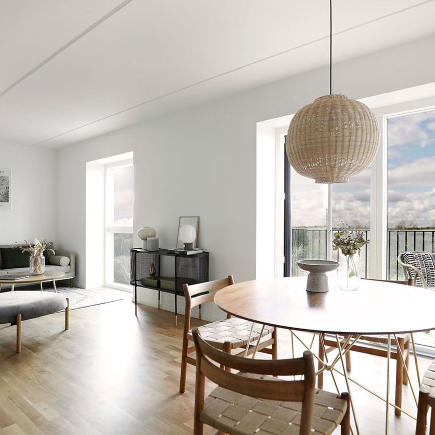 Rummelig og lys 3-værelses lejlighed med to store soveværelser og køkken alrum med god udsigt - Photo 1