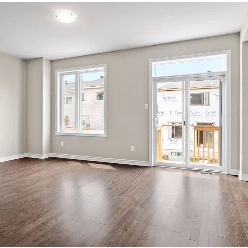 For Lease - 32 Atop Lane, Blossom Park - Airport and Area, Ontario - Photo 1