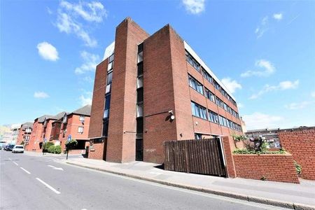 Birchett Road, Aldershot, GU11 - Photo 2