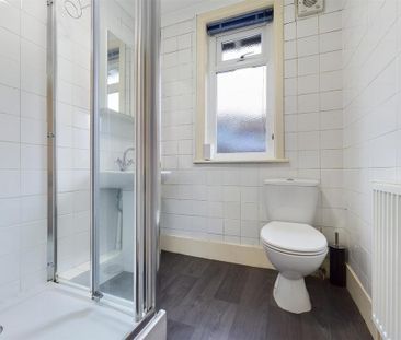 4 bedroom terraced house to rent - Photo 4