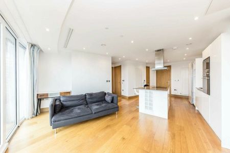 Crossharbour Plaza, Canary Wharf, E14 - Photo 2