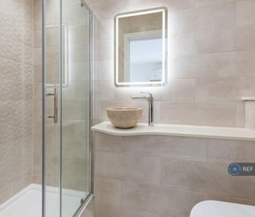 1 bedroom in a house share to rent - Photo 6