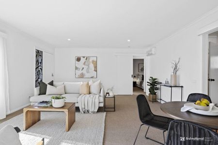 Light & Bright Unit in Great Location - Photo 4