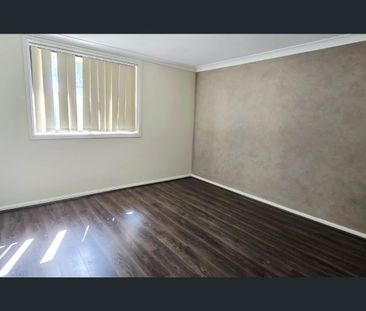 Spacious Townhouse in a Prime Quakers Hill Location! - Photo 2