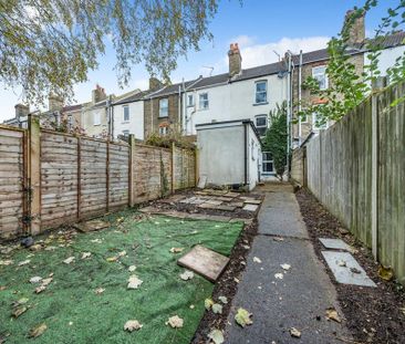 1 bedroom in a house share to rent - Photo 6