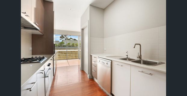 Large family home in a superb location - Photo 1