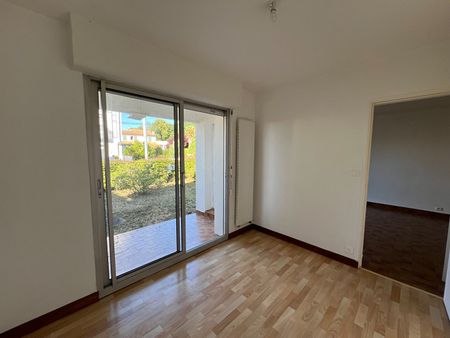 Location Appartement 2 pièces 33m² - Photo 3