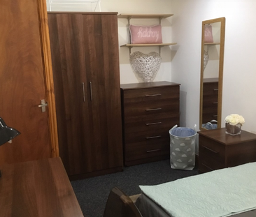 6 bedroom house to rent - Photo 4