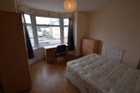 5 bed Semi-Detached - To Let - Photo 2
