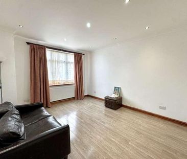 Orchard Avenue, Hounslow, TW5 - Photo 1