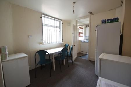 Derby Grove, Lenton, Nottingham, NG7 - Photo 2