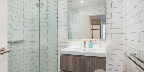 High Level Luxurious Spacious One Bedroom Designer Apartment in Forest Lodge!! - Photo 3