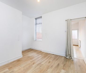 Oxford Street, Leigh, WN7 - Photo 1