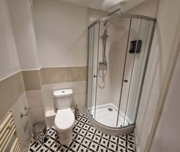 4 bedroom flat share to rent - Photo 2