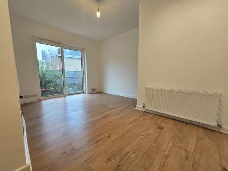 2 bedroom bungalow to rent - Photo 2