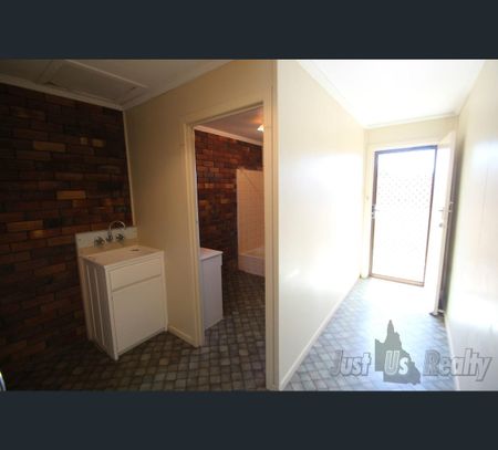 3/11 Coomber Street, Svensson Heights, Qld 4670 - Photo 4