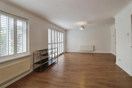 4 bedroom semi-detached house to rent - Photo 2
