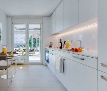 Beautiful ground floor apartment with seating area and sun blinds - Photo 3