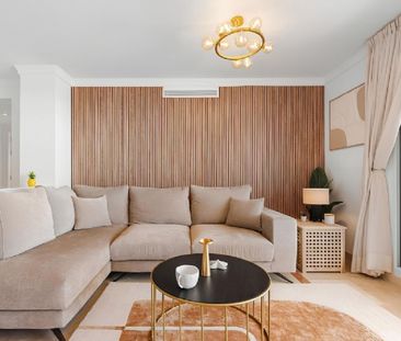 3 Bedroom Apartment For Rent in Benahavís, Málaga - Photo 1