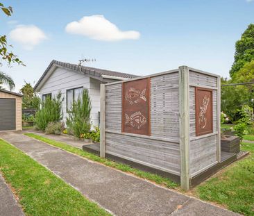 Three bedroom home on Opal - Photo 5