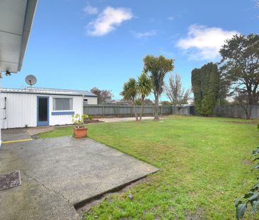 Family Home - Photo 6