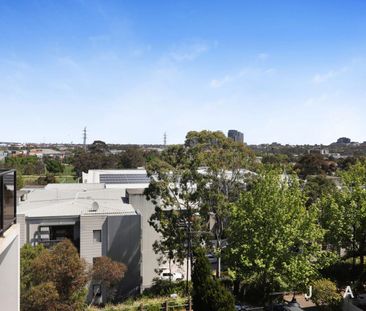 Spacious and Full of Natural Light - Photo 6