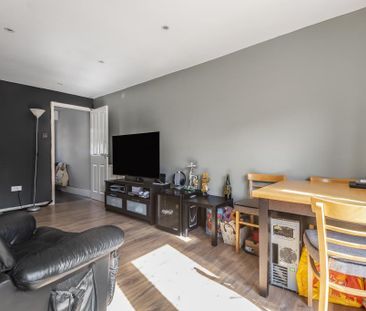 2 bedroom semi-detached house to rent - Photo 3