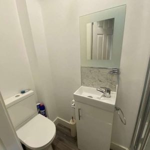 Grangefield Avenue, DN11 - Photo 3