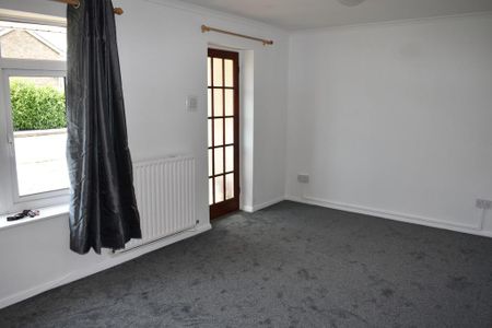2 bedroom terraced house to rent - Photo 2