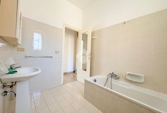 6 locali in affitto