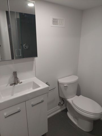 For Lease - 31 Compton Crescent Unit# Bsmt Apt B, Toronto, Ontario - Photo 5