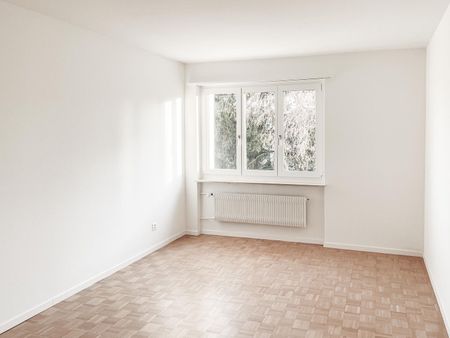 Neusanierte, helle 3-Zimmer-Wohnung an bestens erschlossener Lage in Dietlikon - Photo 3