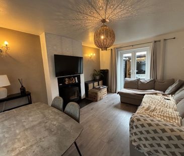 PETERBOROUGH - Photo 3