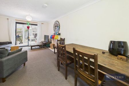 4 bedroom terraced house to rent - Photo 2