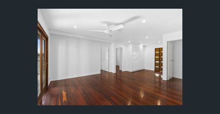 Spacious Greenslopes Gem for Rent with City Views! - Photo 2