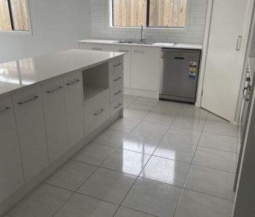 Dual-Living Comfort in the Heart of Meridian Estate - Photo 4