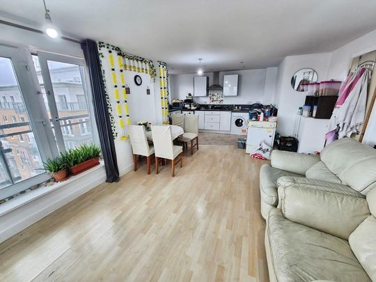 2 bedroom flat to rent - Photo 1