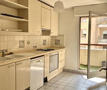 Location Appartement 2 pièces 59m² VILLEURBANNE 69100 - Photo 2