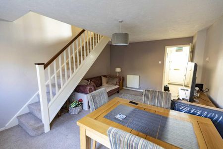 2 bedroom terraced house to rent - Photo 2