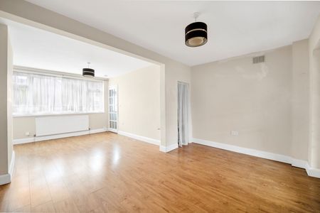 Waverley Close, Hayes, UB3 4AJ - Photo 3