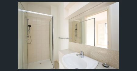 Move in for Christmas! - Position Perfect - Photo 4