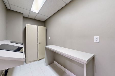 For Lease - 8 Elliotwood Court, Toronto, Ontario - Photo 2