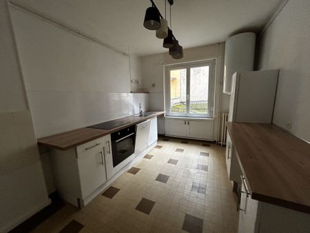 Location Appartement 4 pièces 90m² LE CREUSOT 71200 - Photo 2