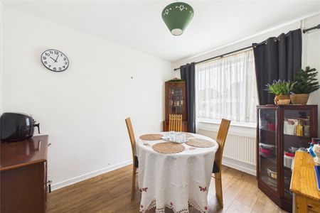 3 bedroom House in Canning Road, Aldershot - Photo 2