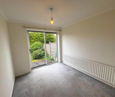 3 bedroom link detached house to rent - Photo 3
