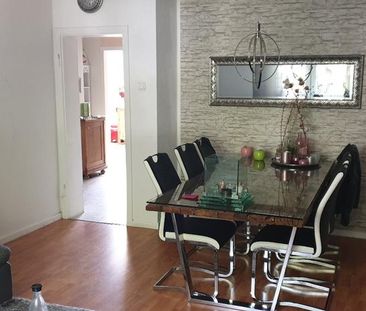 Schöne Aufteilung mit viel Platz - Photo 2