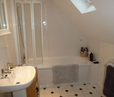 4 bedroom semi-detached bungalow to rent - Photo 6