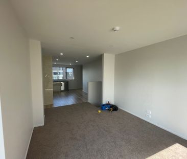 Modern Townhouse Waiting for You&excl; - Photo 1