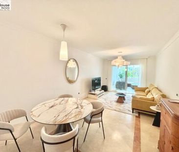 Ground floor apartment - Marbella (Elviria) - Photo 2