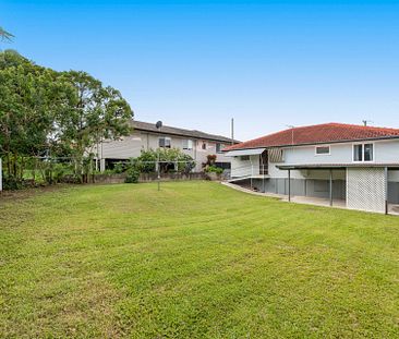 38 Merle Street, Carina. - Photo 3